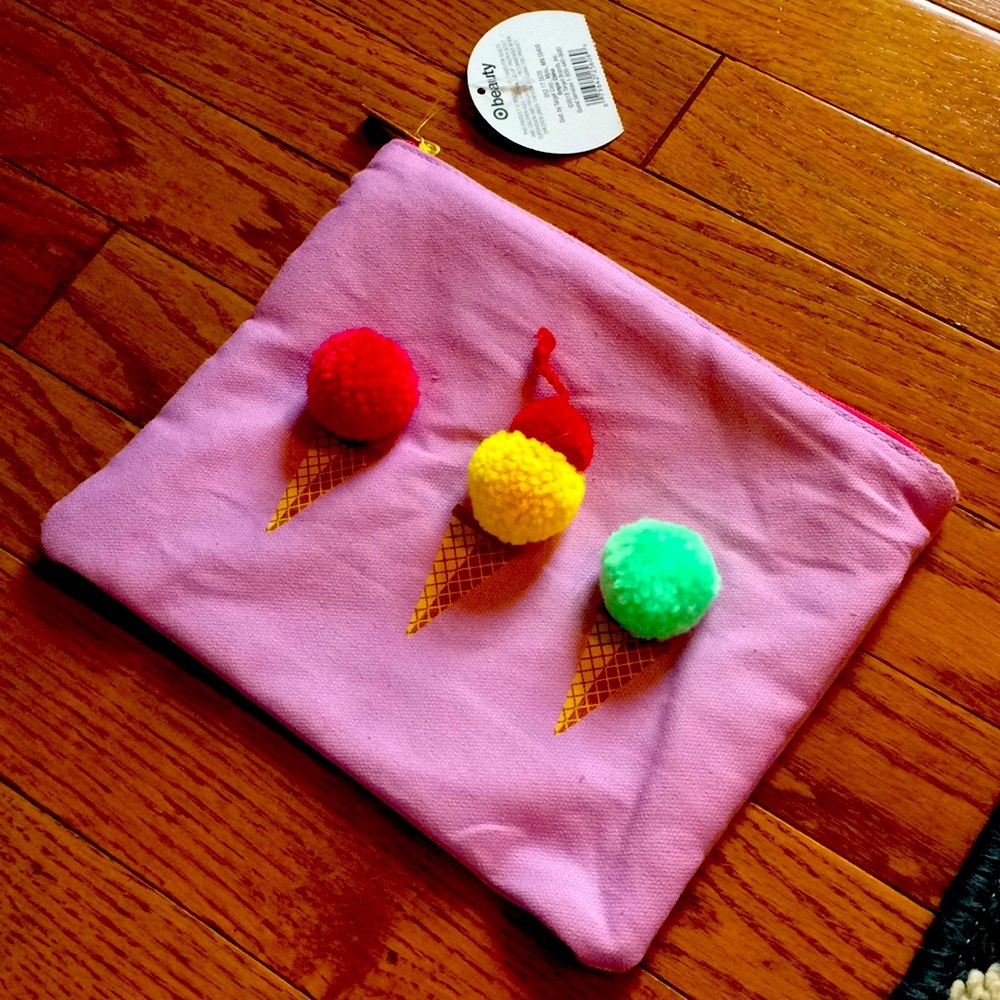 NWT beauty cosmetic pouch with🍦 ice cream cones
